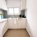 106 - Beachside Renovated 1br 5 Min From *